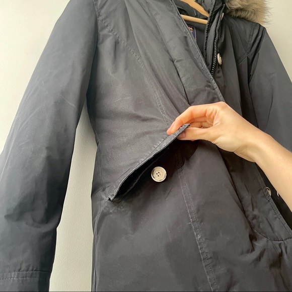 WOOLRICH Luxury Arctic Parka down coat in black with detachable raccoon fur - Picture 10 of 13